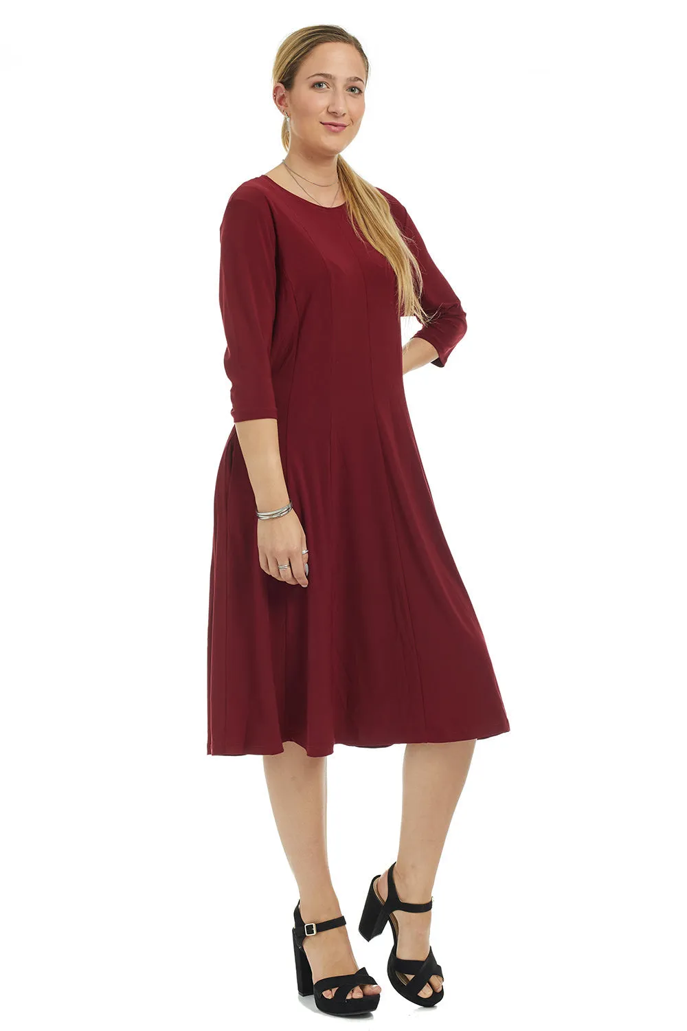Classic fit n' flare knee length dress 'Judee'
