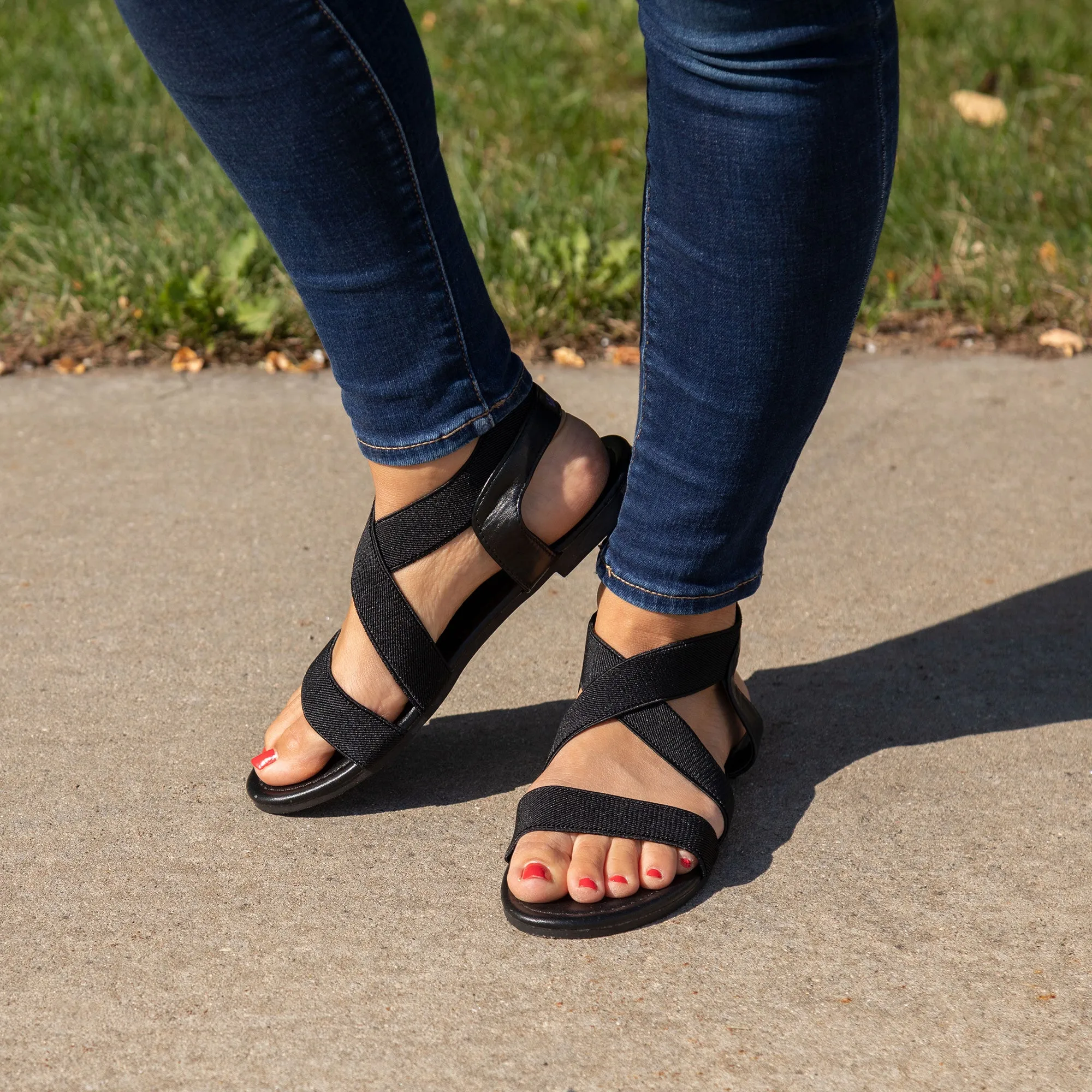 Pawsitively Stretchy Sandals